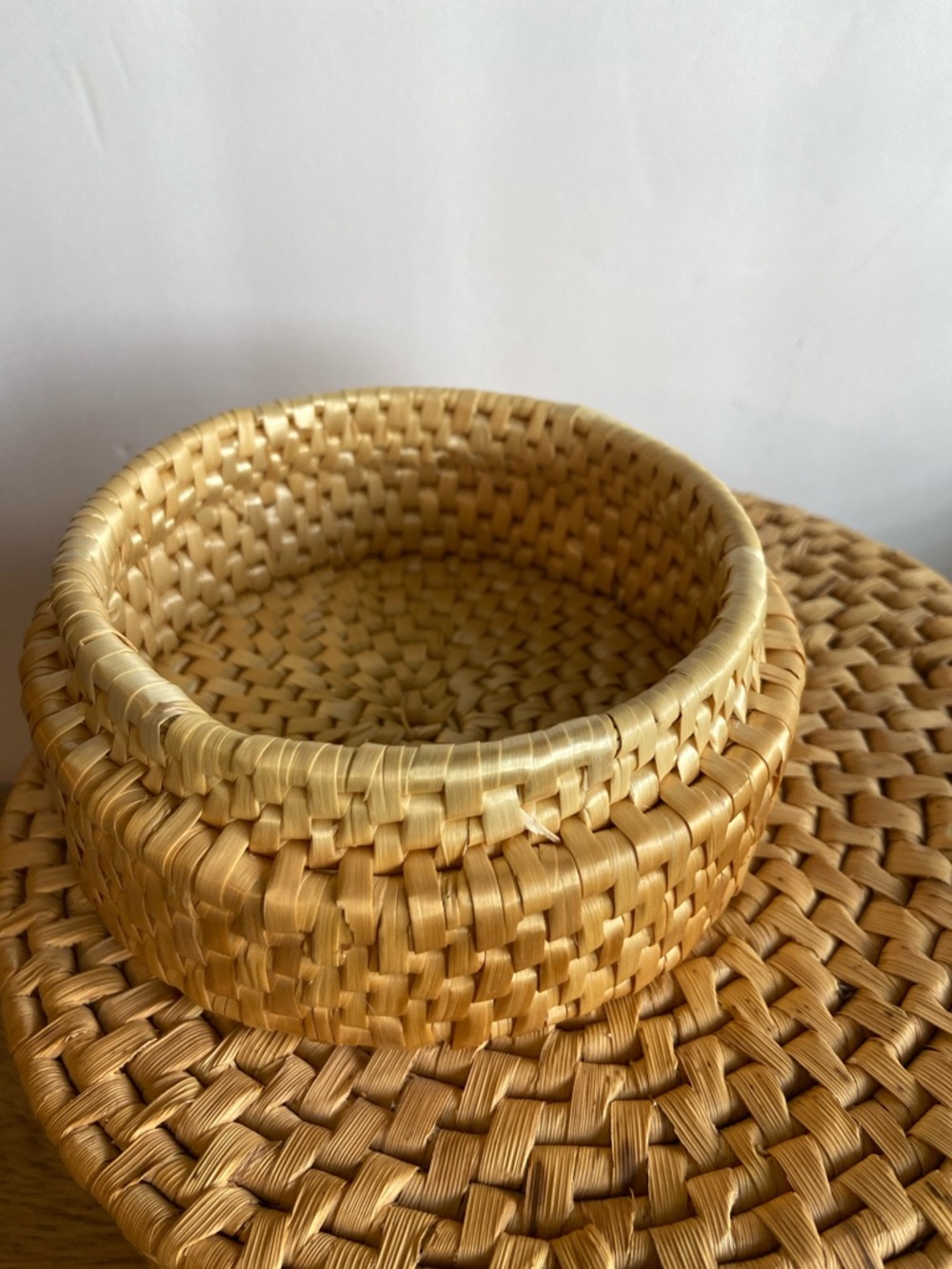 Vintage Wicker Basket Trivet Set Lidded Box Boho Decor - Picture 4 of 15